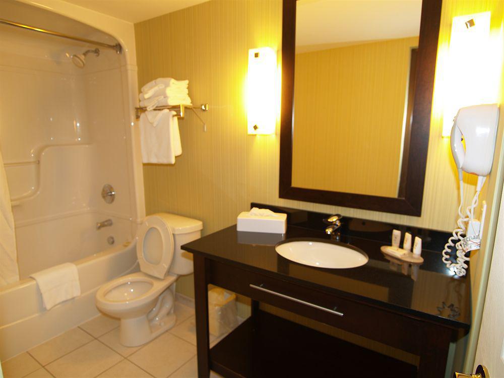 Niagara Plaza Hotel By Fairbridge Esterno foto